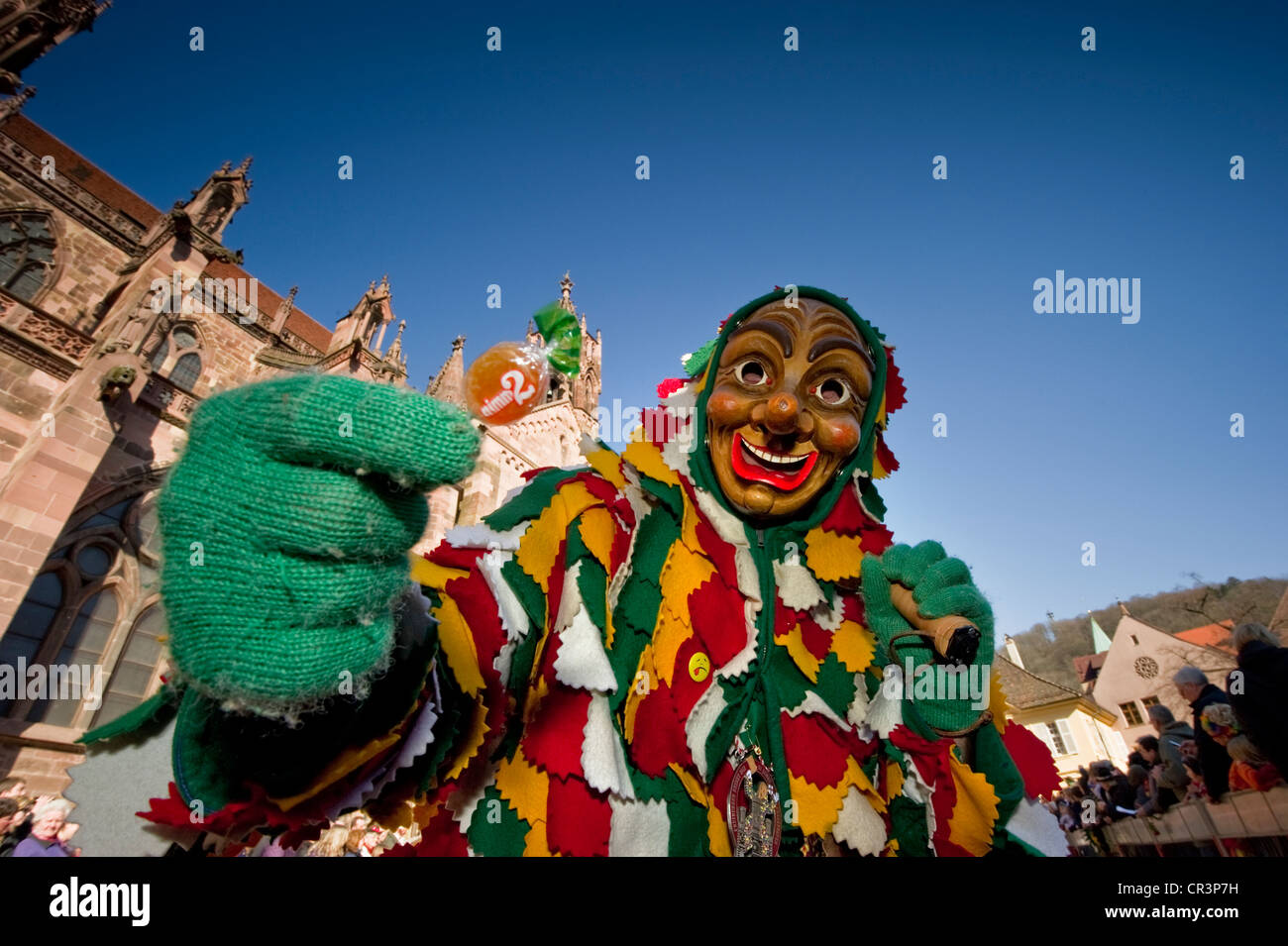 Lunedì Martedì grasso processione nella parte anteriore del Freiburg Minster, Freiburg im Breisgau, Baden-Wuerttemberg, Germania, Europa Foto Stock