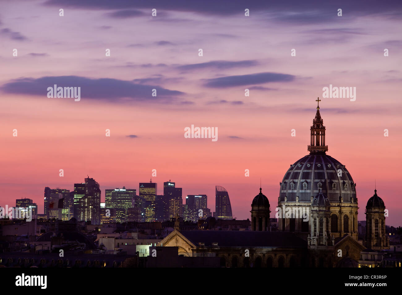 Francia, Parigi, cupola di Saint Augustin, edifici del quartiere della Défense Foto Stock