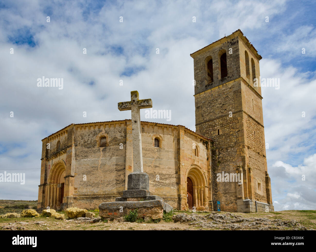 Chiesa di Vera Cruz da Segovia, con una croce cristiana nella parte anteriore Foto Stock