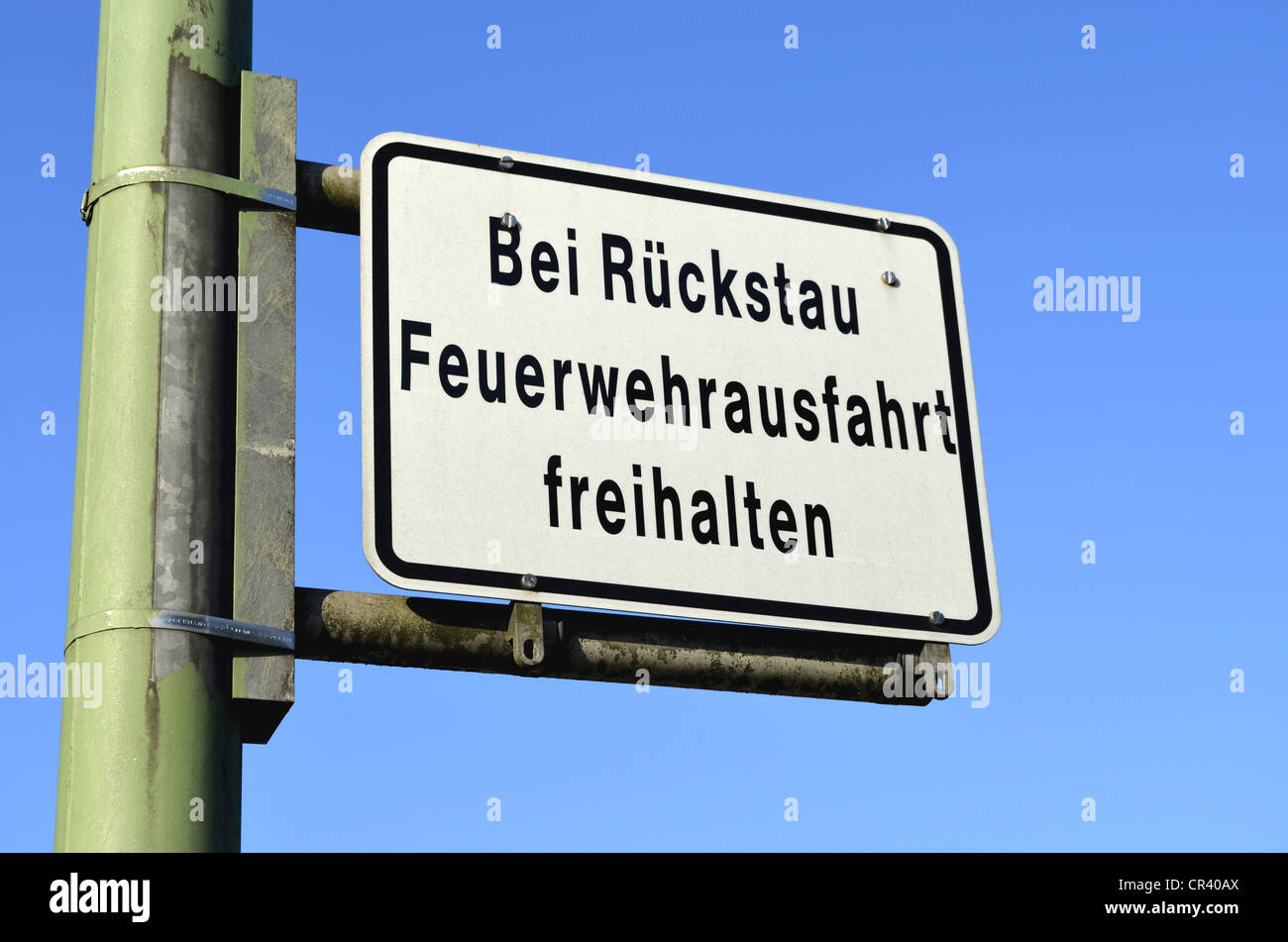 "Bei Rueckstau, Feuerwehrausfahrt freihalten', Tedesco per 'in caso di fare code, mantenere fire exit chiaro", segno, Bottrop, la zona della Ruhr Foto Stock