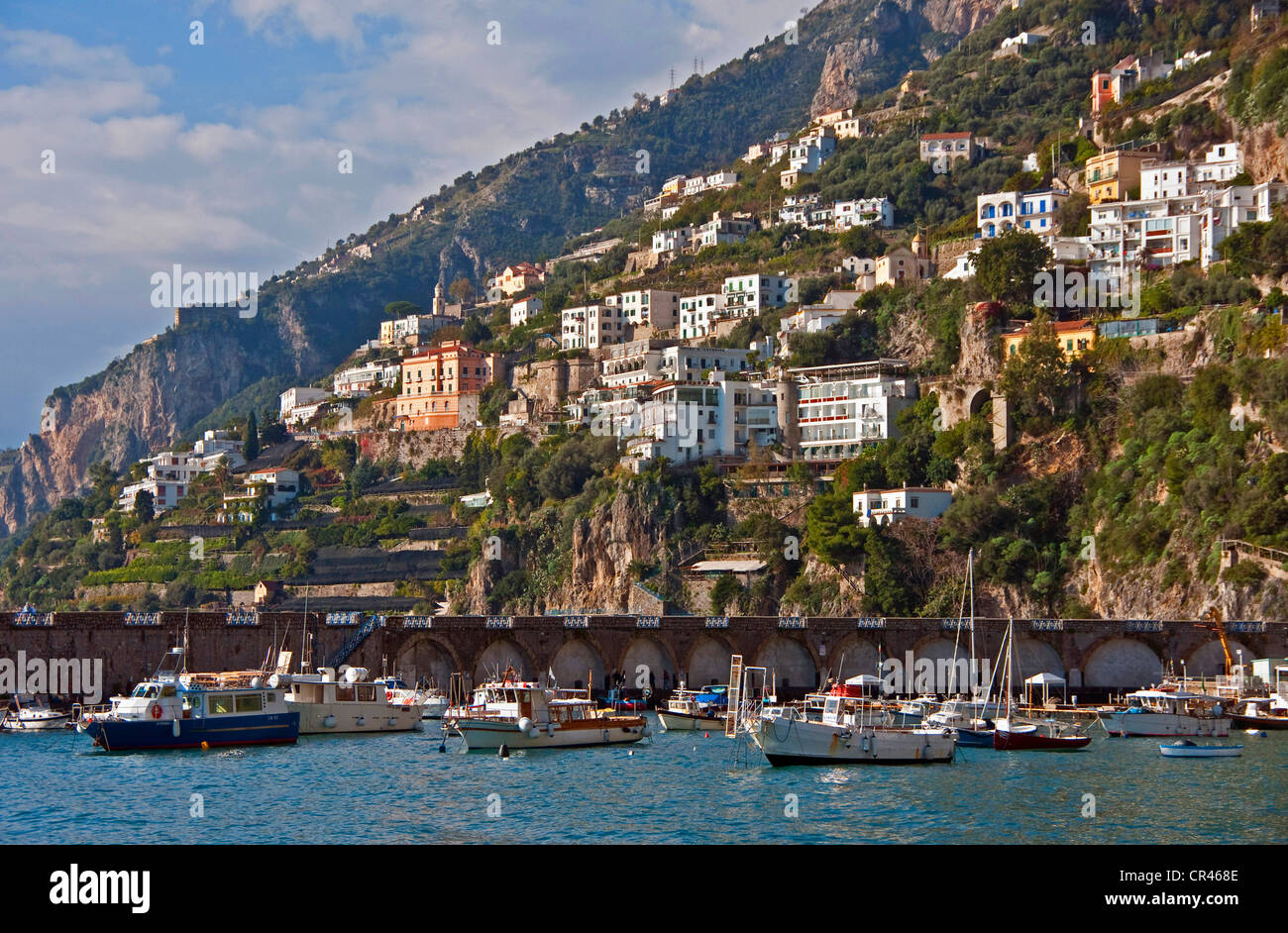 Italia: dal porto di Amalfi in Costiera Amalfitana Foto Stock
