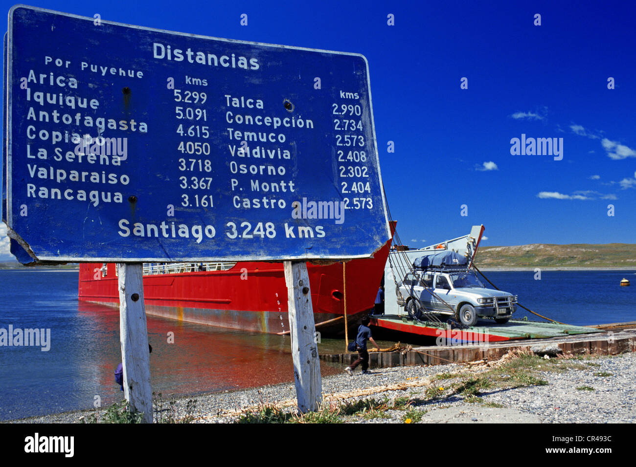 Il Cile, Magallanes e Antartica Chilena Regione, Provincia di Magallanes, Punta Delgada, Primera Angostura Pier, traghetto utilizzati per attraversare Foto Stock