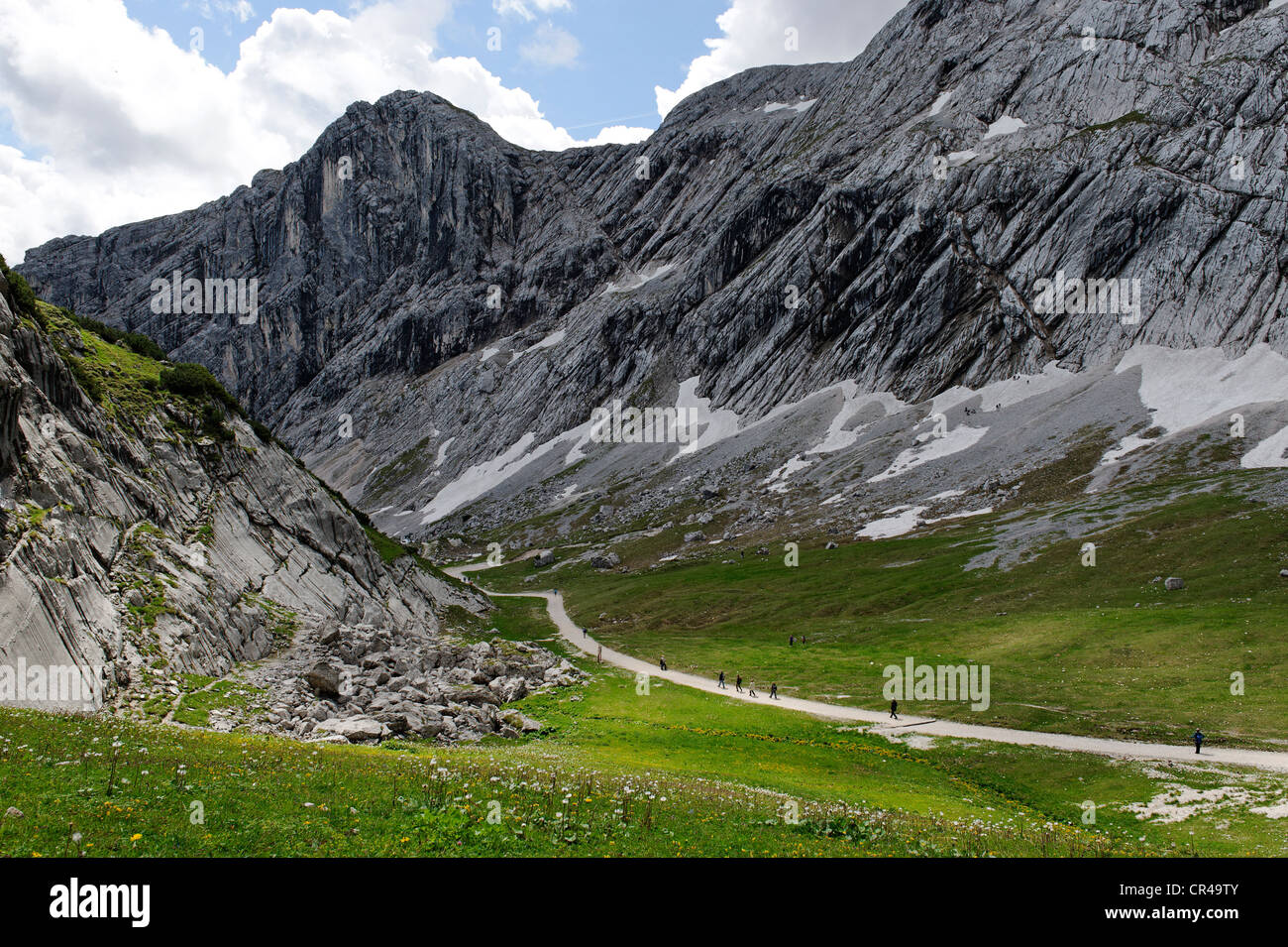 Gipfel-Erlebisweg, vertice sentiero di avventura a Alpspitzbahn, Garmisch-Partenkirchen, gamma di Wetterstein, Alta Baviera, Baviera Foto Stock