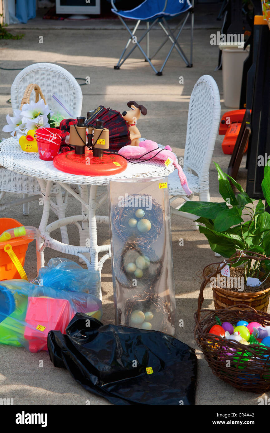 Gli oggetti in vendita presso un garage Vendita Foto Stock