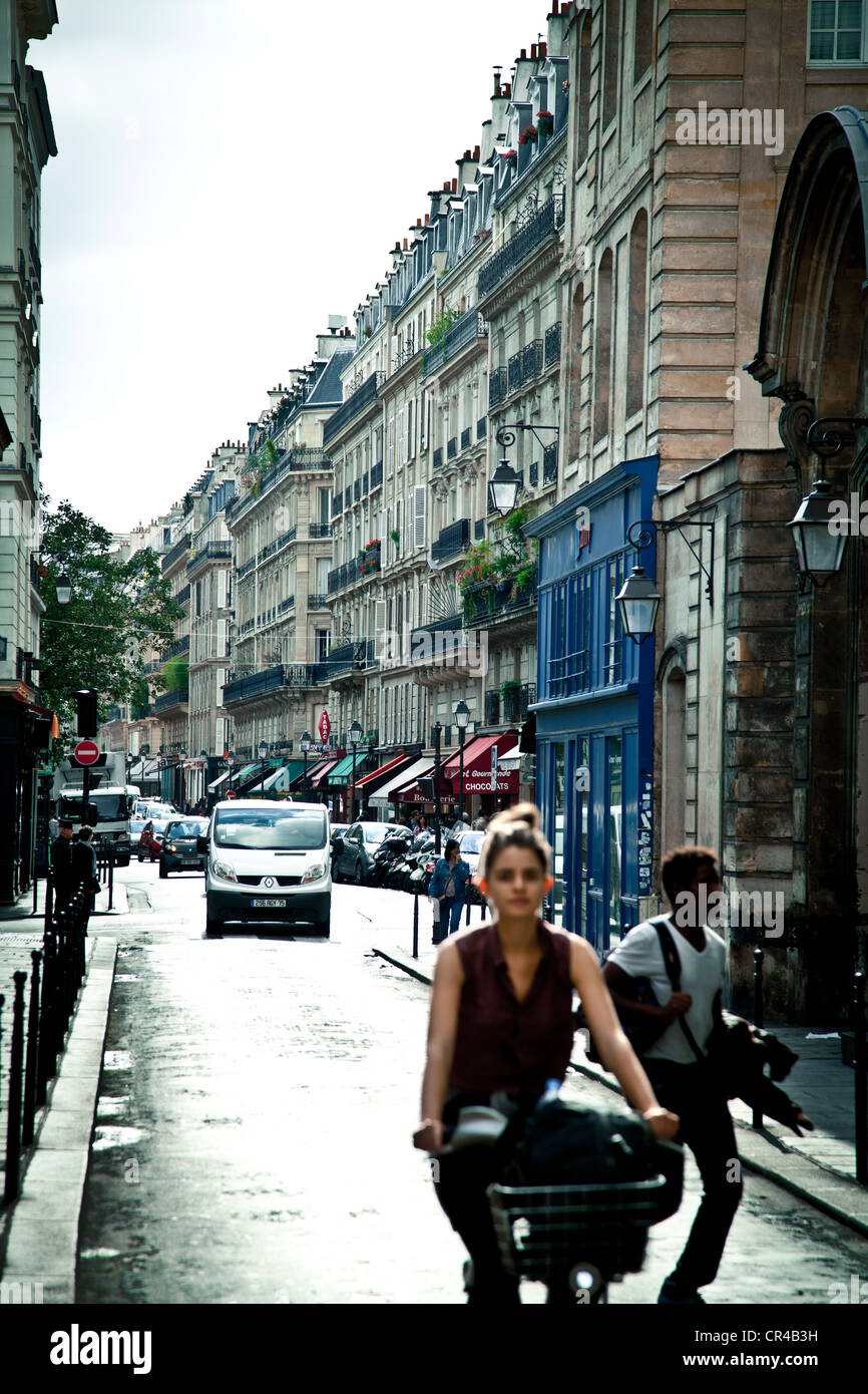 Scena di strada a Le Marais, Ile de France, Parigi, Francia, Europa Foto Stock