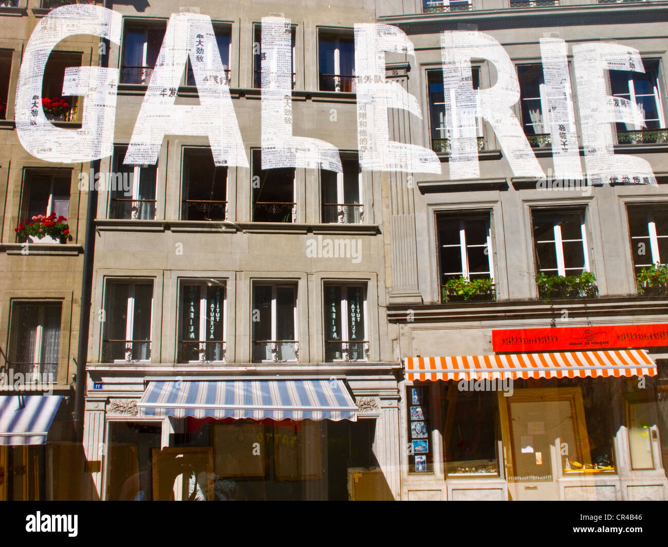 La parola 'Galerie' scritto in tutta la casa fronti, galleria arte, centro di Fribourg, Svizzera, Europa Foto Stock