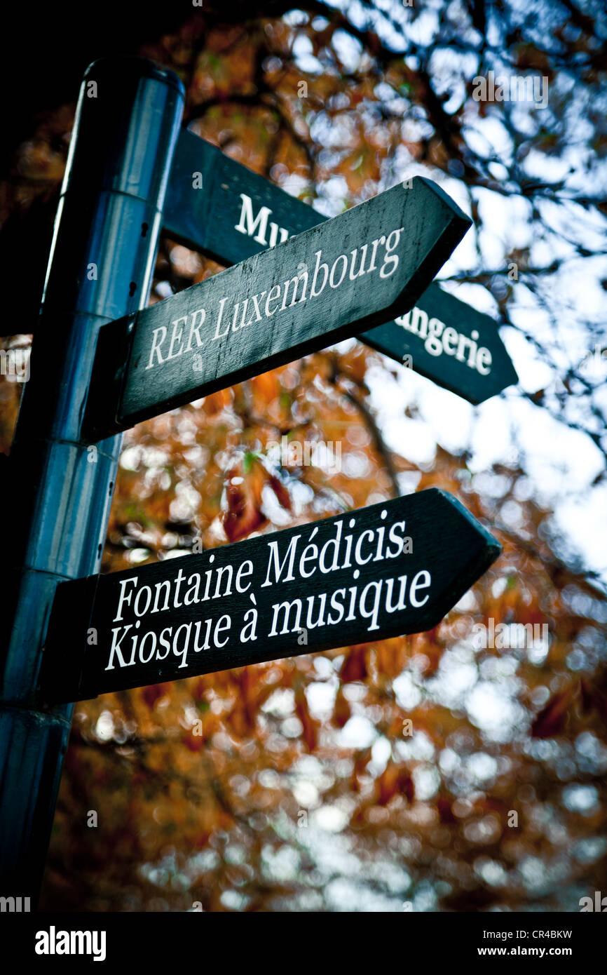 Cartello in Lussemburgo Park, Parigi, Francia, Europa Foto Stock