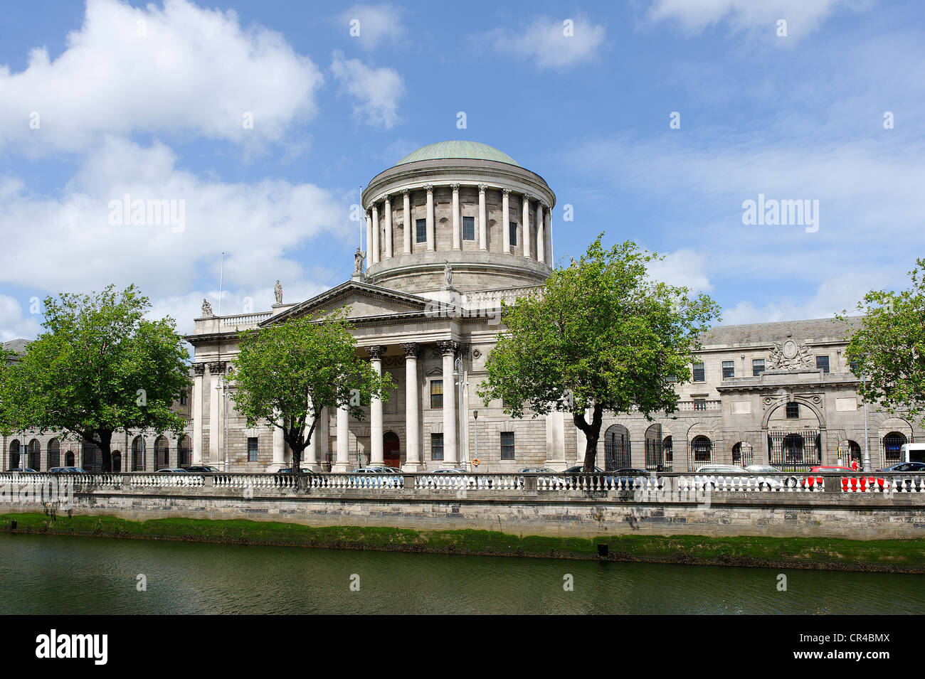 Quattro campi da tennis Alta corte sul fiume Liffey, Dublino Repubblica di Irlanda, Europa Foto Stock