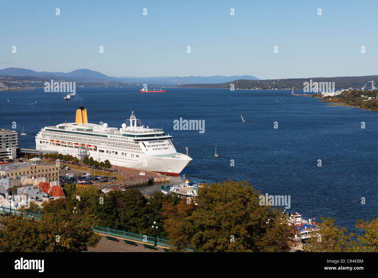 La nave di crociera, il quartiere del porto della città di Québec, St Lawrence River, Quebec, Canada Foto Stock