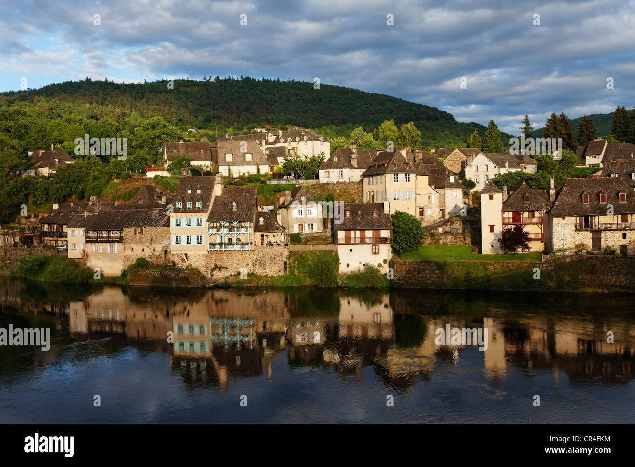 Villaggio di Argentat, valle della Dordogna, Correze, Limousin, Francia, Europa Foto Stock