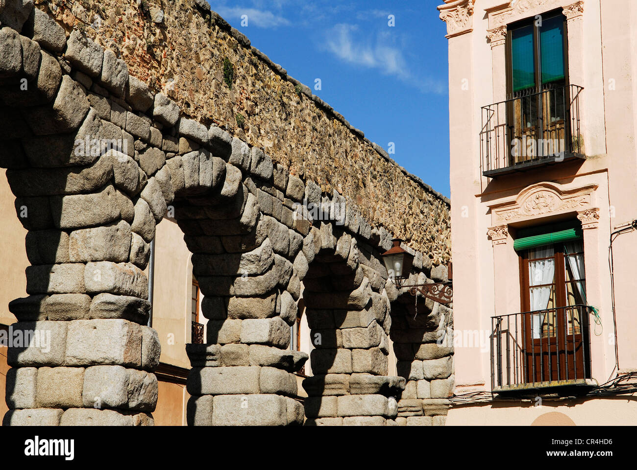Spagna, Castilla y León, Segovia, città vecchia Patrimonio Mondiale dell'UNESCO, l'acquedotto romano Foto Stock