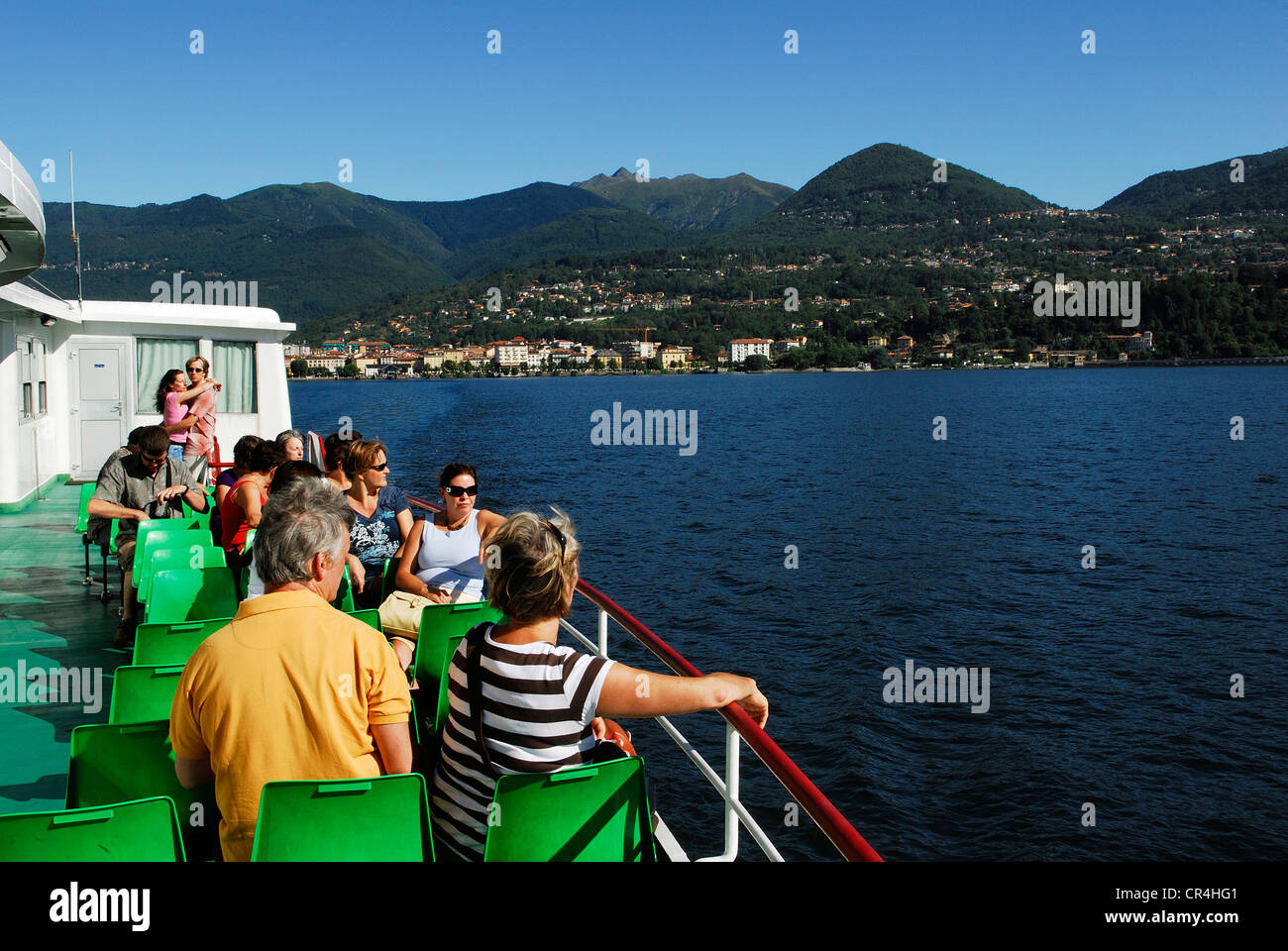 L'Italia, Lago Maggiore, traversata in battello tra Intra sul lato piemontese e Laveno sul lato Lombardo Foto Stock