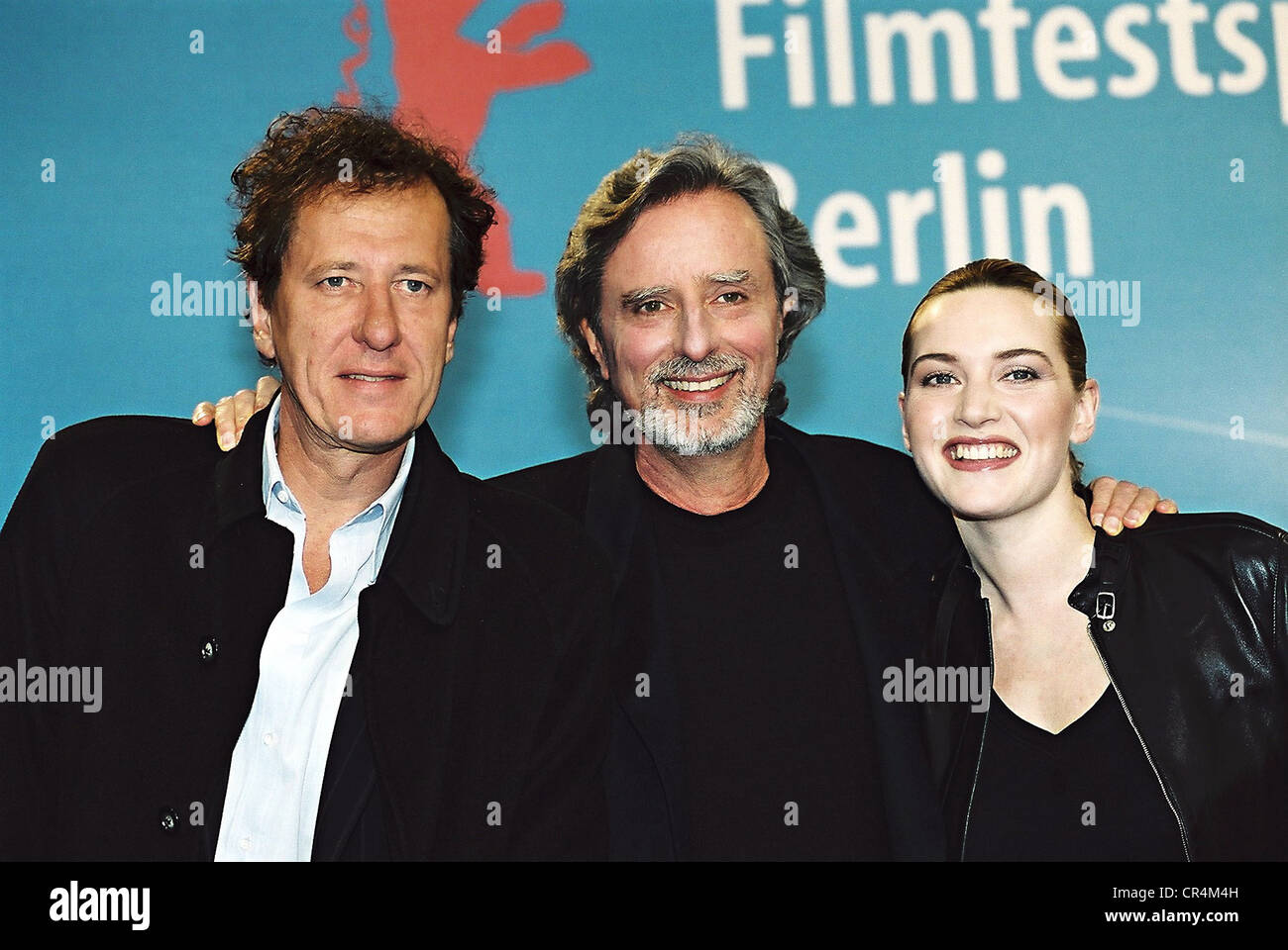 Winslet, Kate, * 5.10.1975, attrice britannica, foto di gruppo. Con Philip Kaufmann, direttore degli Stati Uniti, e Geoffrey Rush, attore australiano, febbraio 2001, Foto Stock
