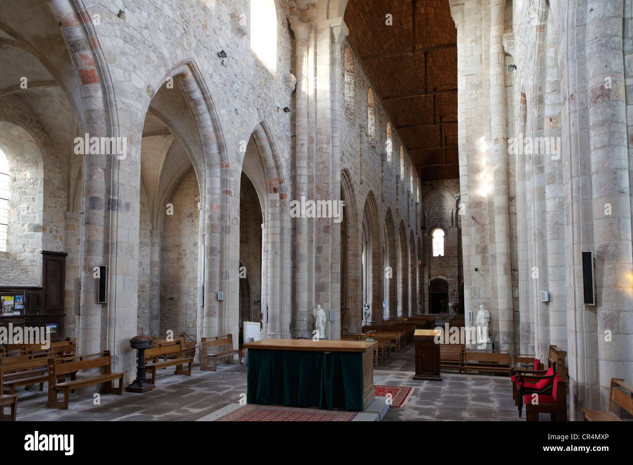 Chiesa di Notre Dame, Montlucon, Allier, Francia, Europa Foto Stock