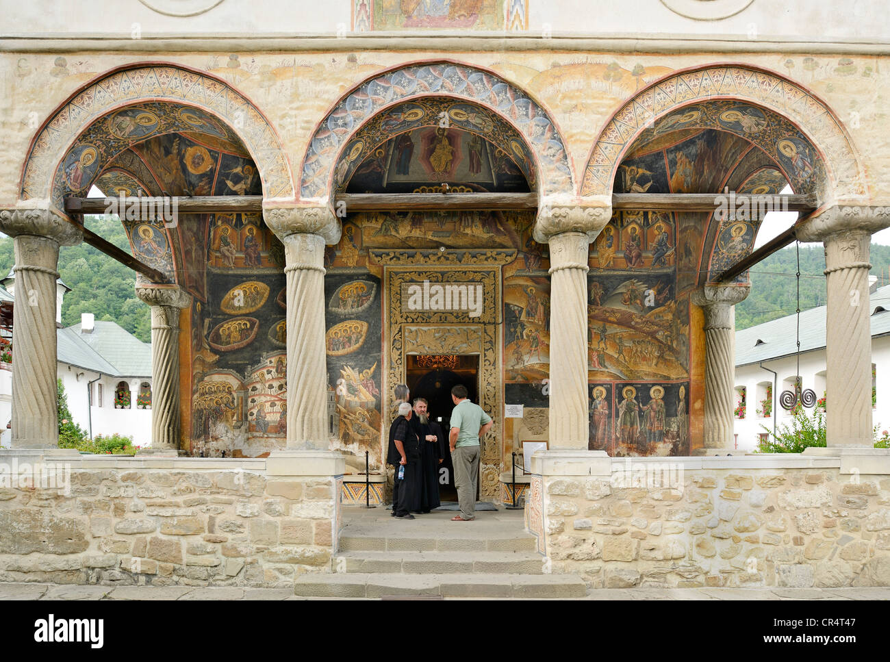 Affreschi sulle pareti nella zona di ingresso, Cozia Monastero, Oltenia regione, Minor Valacchia, Romania, Europa Foto Stock