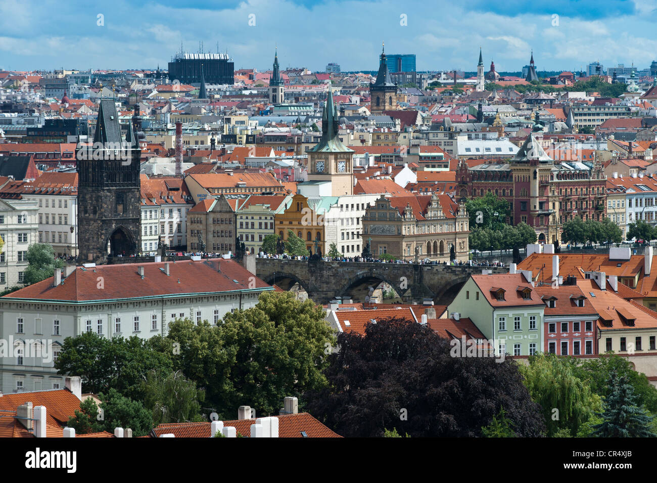 Vista di Praga, il Ponte Carlo e la Città Vecchia, bridgehead Bohemia Repubblica Ceca, Europa Foto Stock