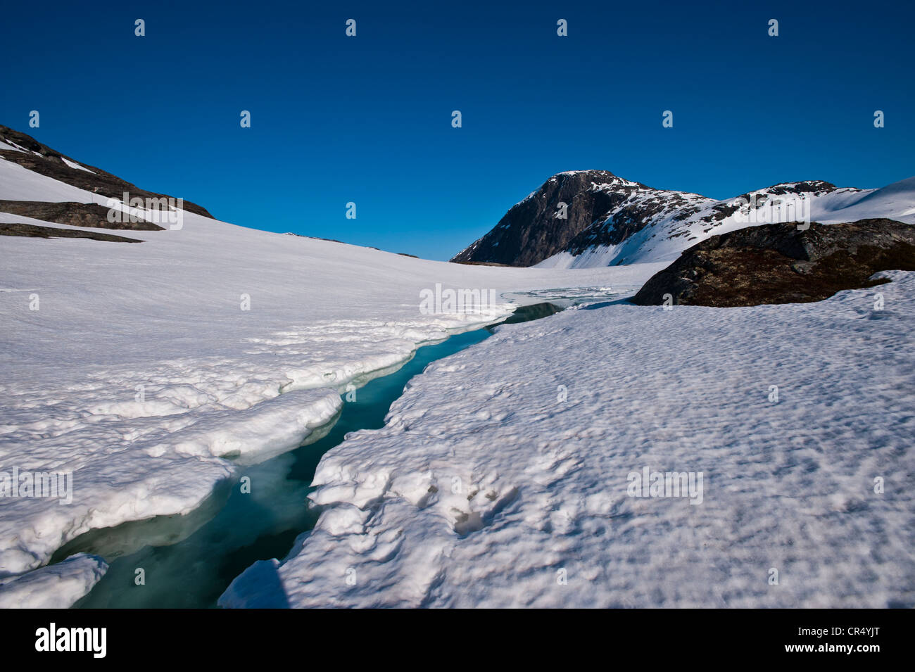 Neve, montagne, Dalsnibba regione, Geiranger, Moere og Romsdal, Norvegia, Scandinavia, Europa settentrionale Foto Stock