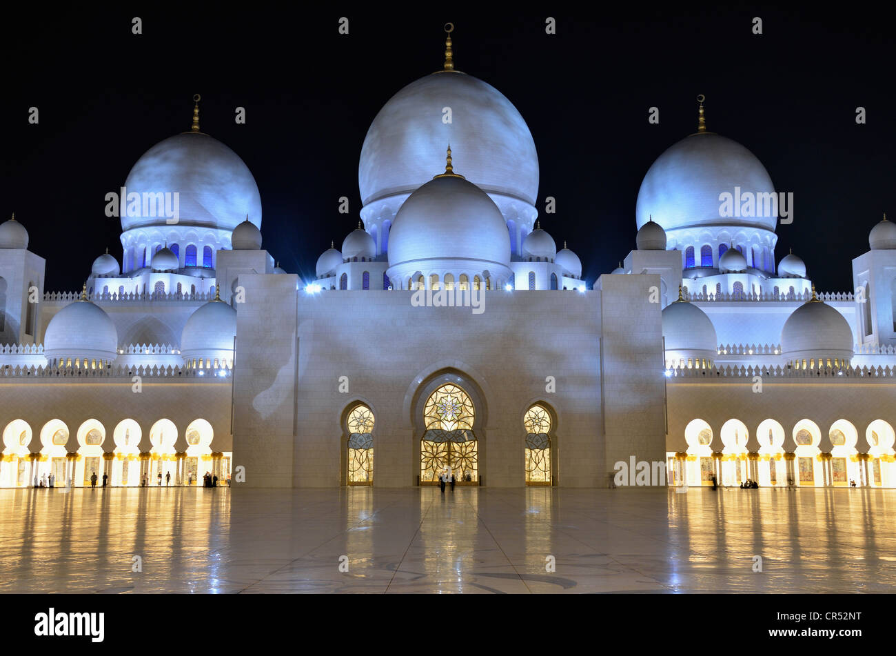 Moschea Sheikh Zayed di notte, Abu Dhabi, Emirati arabi uniti, Penisola Arabica, Asia Foto Stock