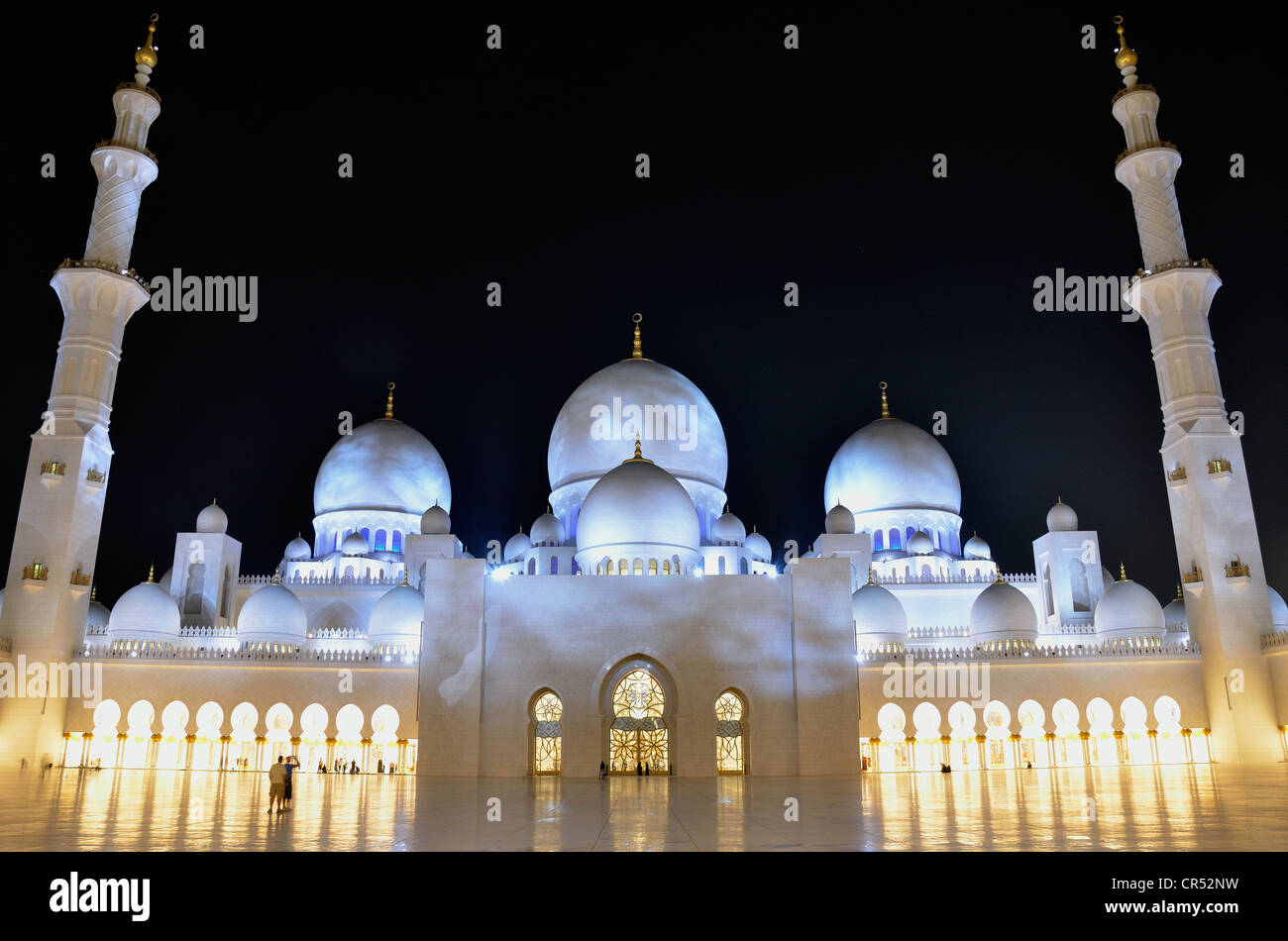Moschea Sheikh Zayed di notte, Abu Dhabi, Emirati arabi uniti, Penisola Arabica, Asia Foto Stock