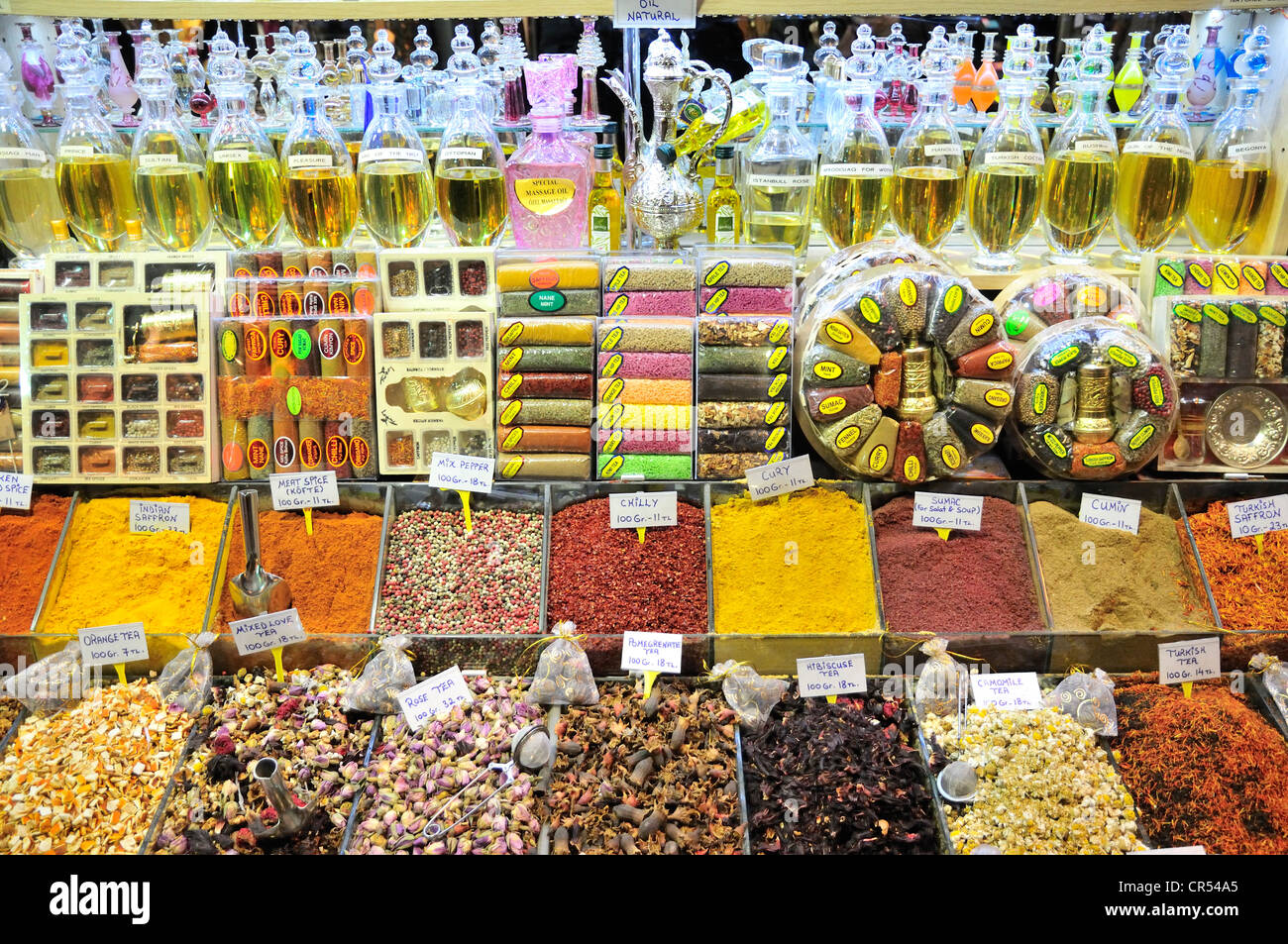 Visualizzazione di un business nel Bazar delle Spezie, spezie, profumi, Istanbul, Turchia, Europa Foto Stock