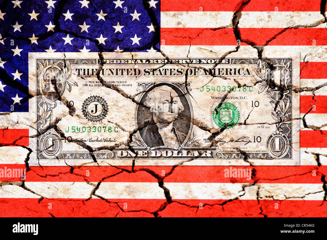Un dollaro su una bandiera statunitense con crepe, immagini simboliche per noi il debito nazionale Foto Stock