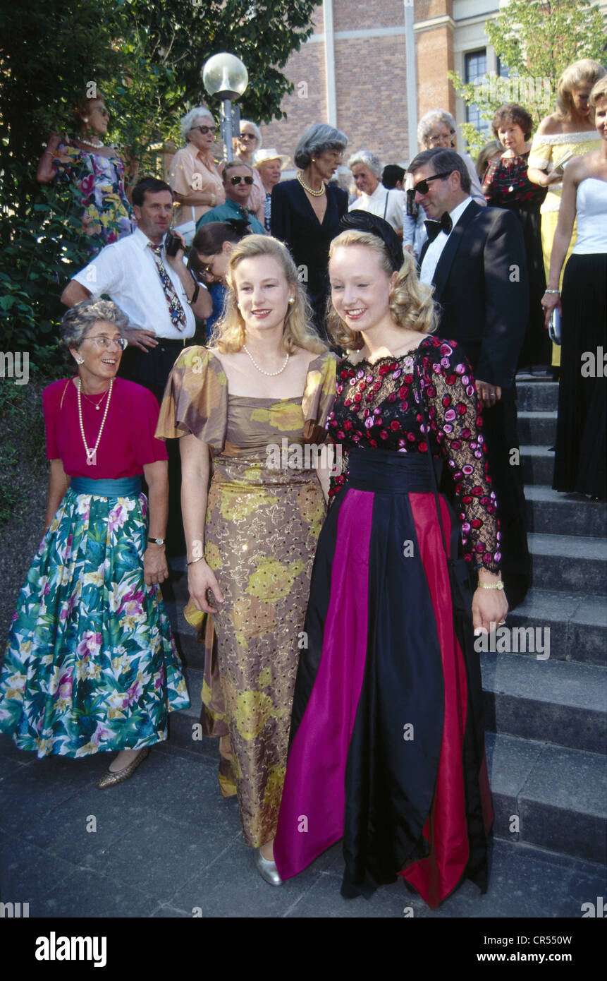 Stoiber, Edmund, * 28.9.1941, politico tedesco (CSU), figlie Constanze e Veronika, Festival Wagner, Bayreuth, 1995, Foto Stock