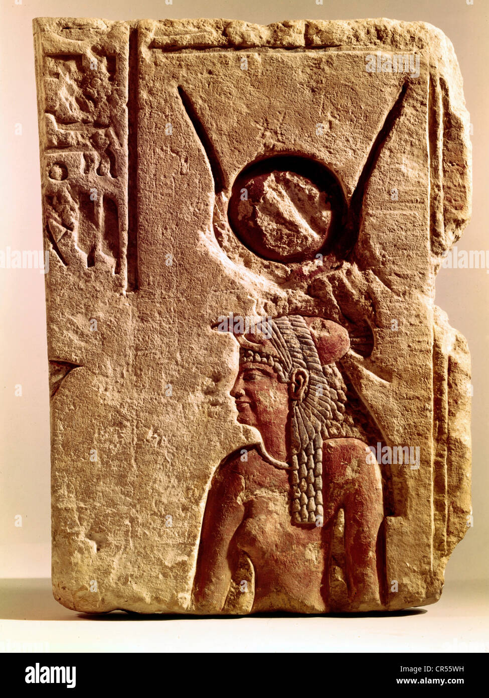 Iside, dea egiziana, dea madre, dea protettiva, mezza lunghezza, rilievo, Museo Kestner, Hannover, Foto Stock