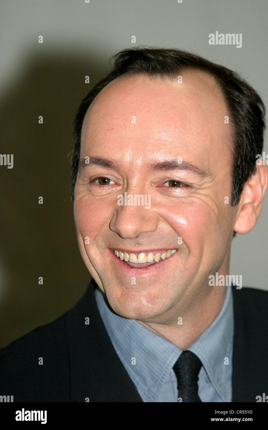 Spacey, Kevin, * 26.7.1959, attore statunitense, regista, produttore, ritratto, foto chiamata durante la realizzazione di 'Beyond the Sea', Babelsberg Studios, 23.1.2004, Foto Stock