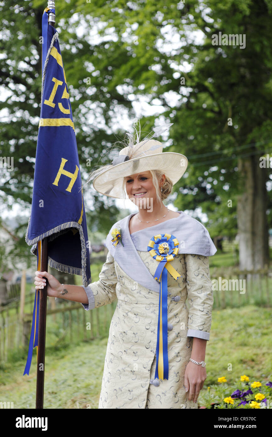 La Cornet's Lass con il Corno Tricolore al St. Leonards, a Hawick Common-Riding festival che si terrà nella città di confine, Scozia Foto Stock