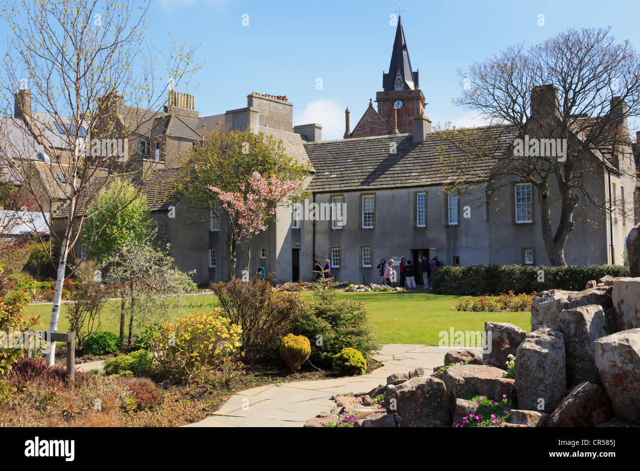 Ingresso posteriore di Orkney Museum alloggiato in Tankerness House dal giardino. Kirkwall Isole Orcadi Scozia UK Foto Stock