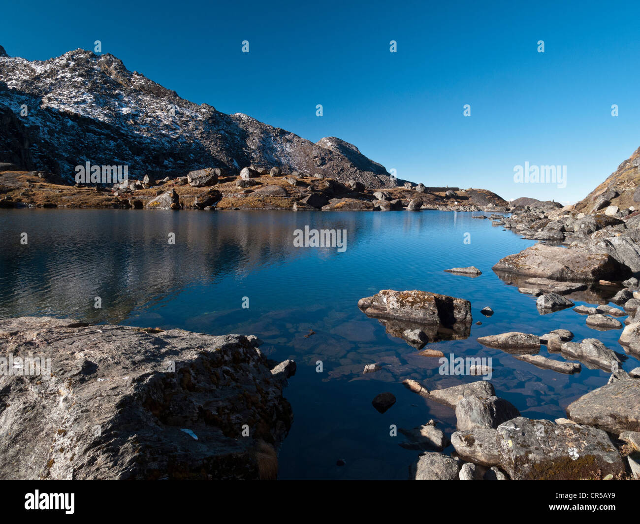 Gosaikund Lake, il luogo santo per pellegrini Indù tra Langtang Himal e Helambu, Himalaya, Nepal, Asia Foto Stock