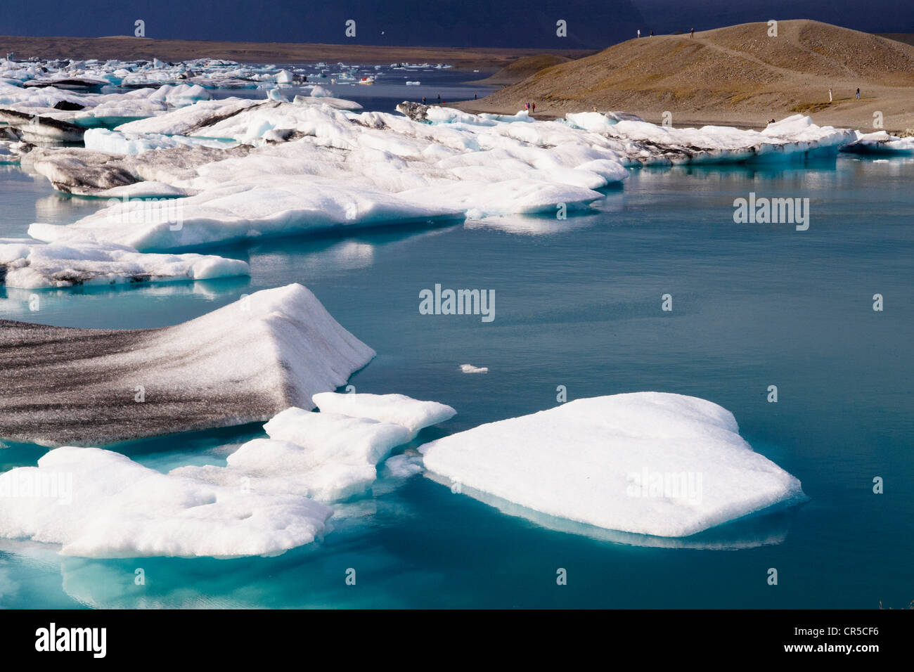 L'Islanda, Regione Austurland, ghiacciaio Vatnajokull, Iceberg di Jokulsarlon Lago glaciale Foto Stock