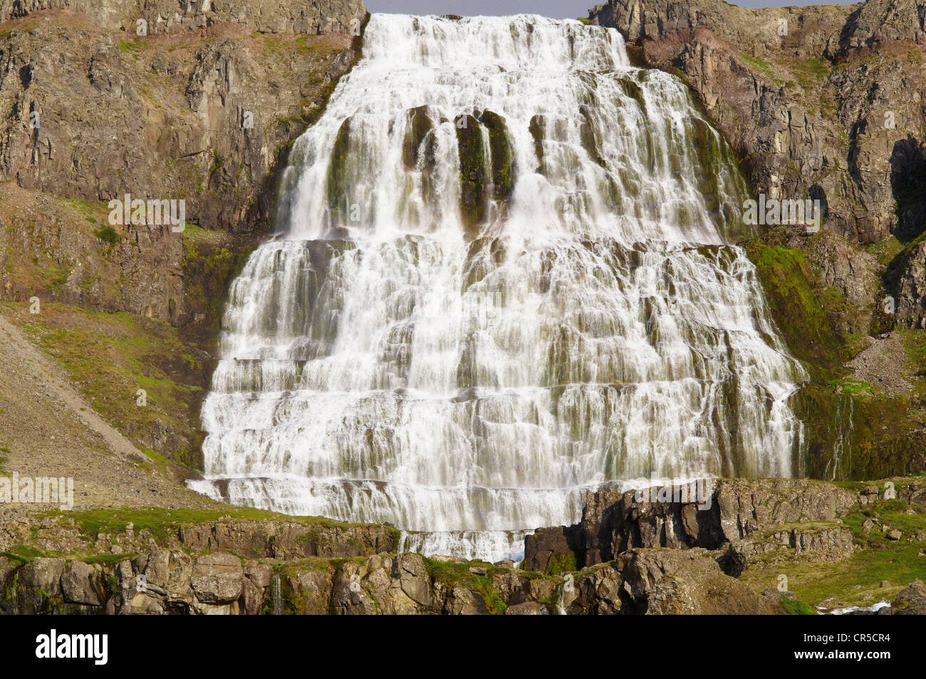 L'Islanda, Westfjords, Regione Vestfirdir, Cascata Dynjandi noto anche come Fjallfoss Foto Stock