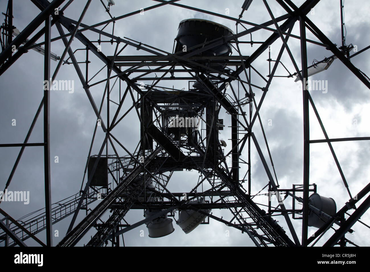 Torre di comunicazione, Kopuwai Area di Conservazione, vecchio uomo gamma di Central Otago, Isola del Sud, Nuova Zelanda Foto Stock