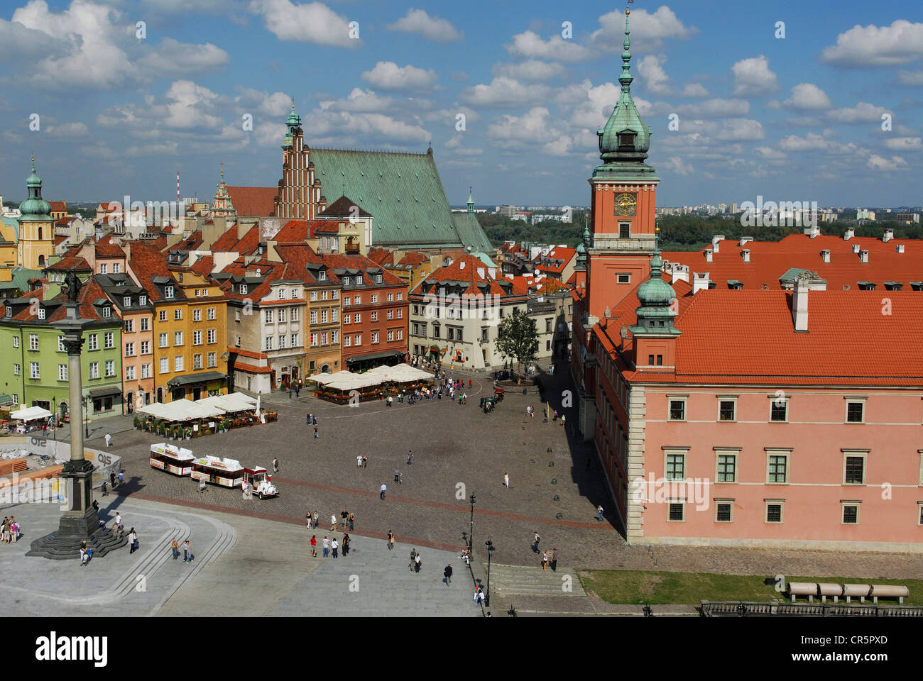 Polonia - Varsavia, Città Vecchia patrimonio mondiale UNESCO, Piazza Castello (plac Zamkowy), il castello reale, ex residenza ufficiale del Foto Stock