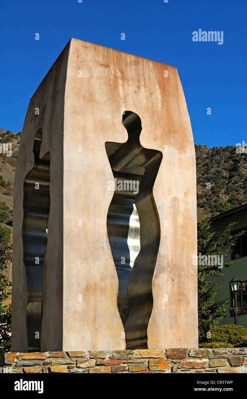 La scultura per commemorare la proclamazione della Costituzione del Principato di Andorra nel 1993, dall'artista Emili Armengol, Casa de la Vall Foto Stock