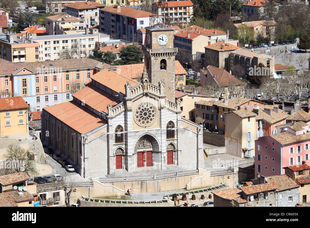 La città termale di Digne Les Bains nelle Alpes de Haute Provence Foto Stock