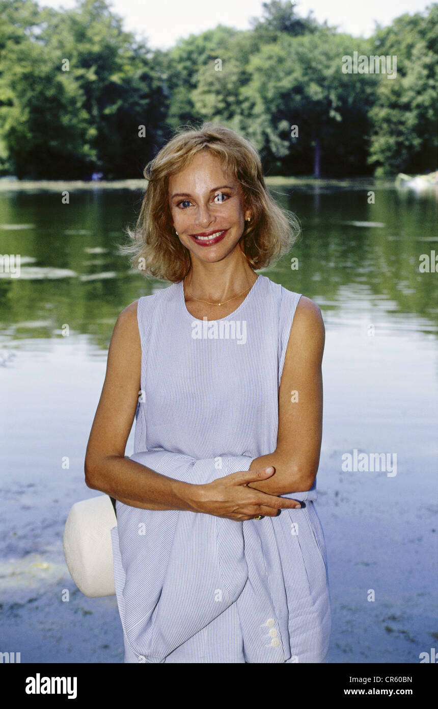 Roma, Sydne, * 17.3.1951, attrice americana, mezza lunghezza, foto PR per il film televisivo tedesco 'Toedliches Netz', 1994, Foto Stock