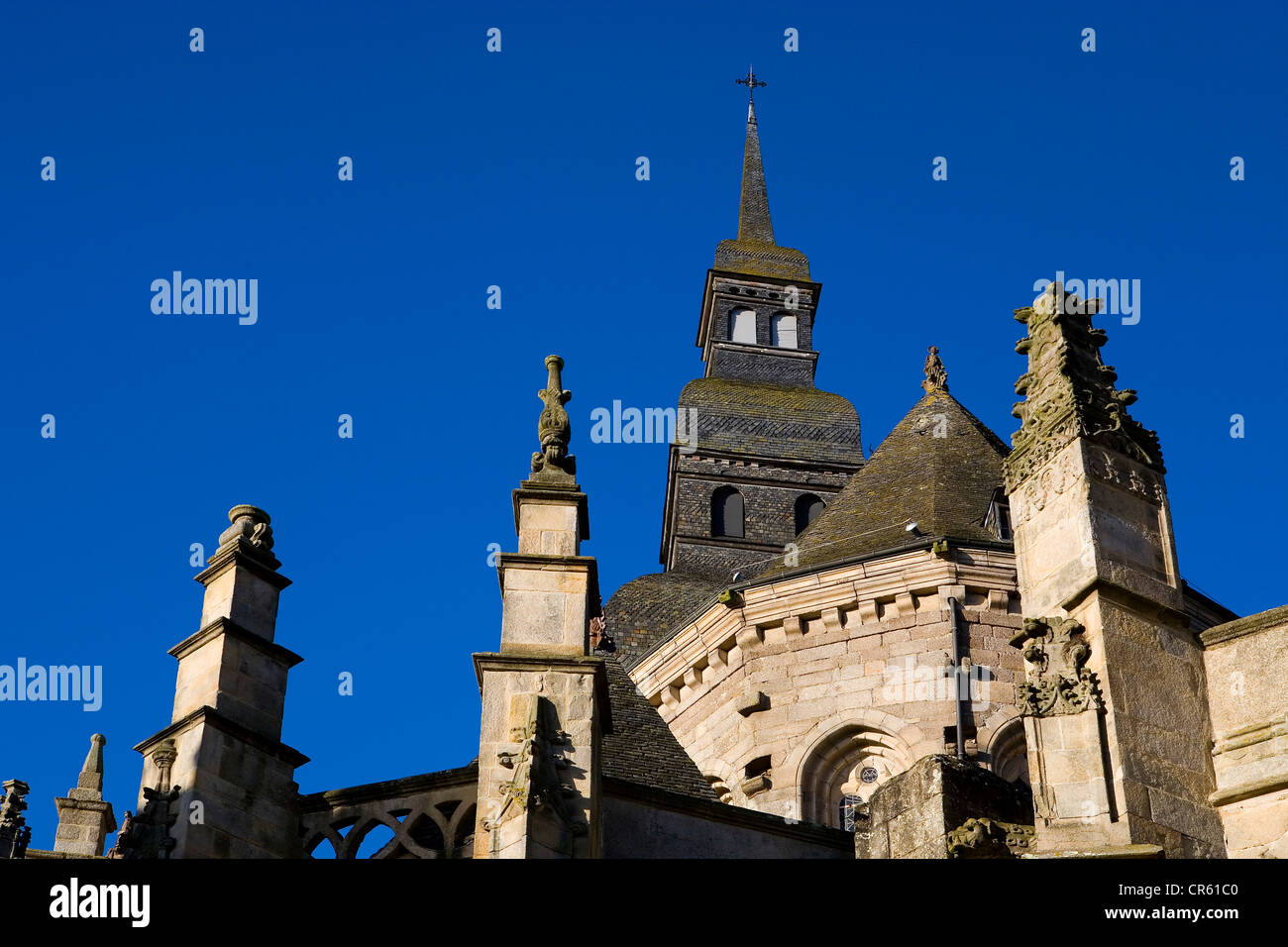 Francia, Cotes d'Armor, Dinan, Saint Sauveur basilica che ospita il cenotafio con cuore di Bertrand du Guesclin Foto Stock