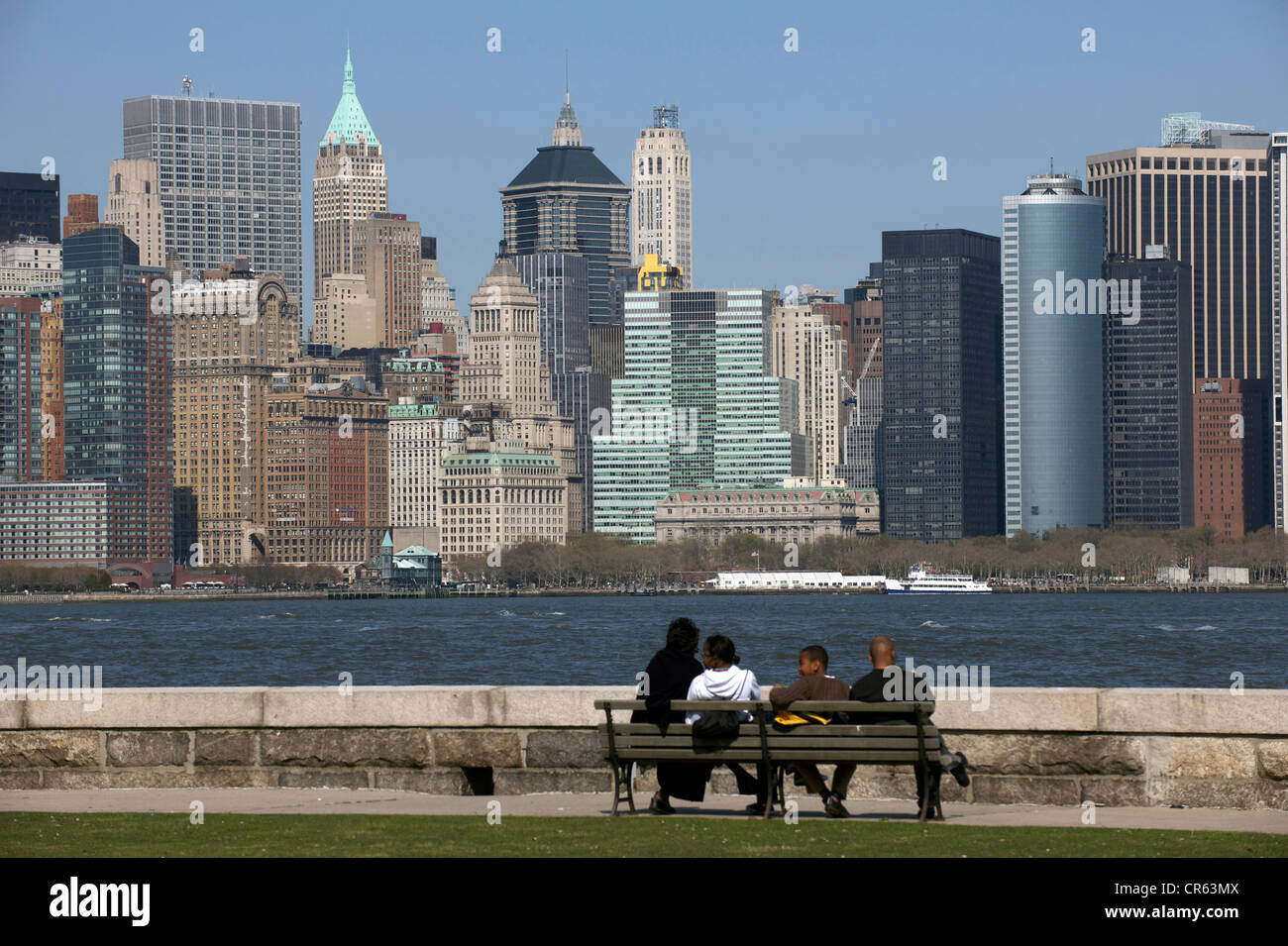 Stati Uniti, New York City, Manhattan skyline di Manhattan visto da Liberty Island Foto Stock