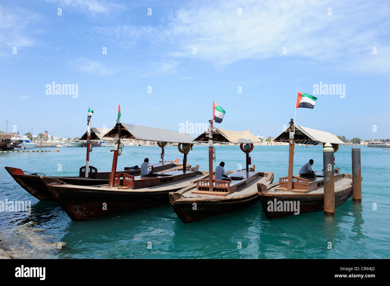 I taxi acquatici, abra, dhow sul Dubai Creek di Dubai, Emirati Arabi Uniti, Medio Oriente Foto Stock