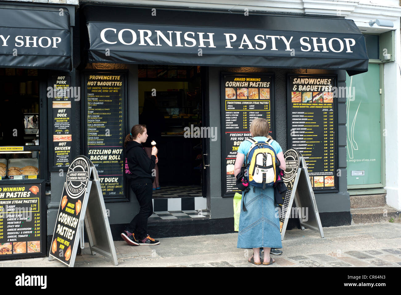 Cornwall, Regno Unito - tradizionalmente Cornish Pasty Shop in St Ives Foto Stock