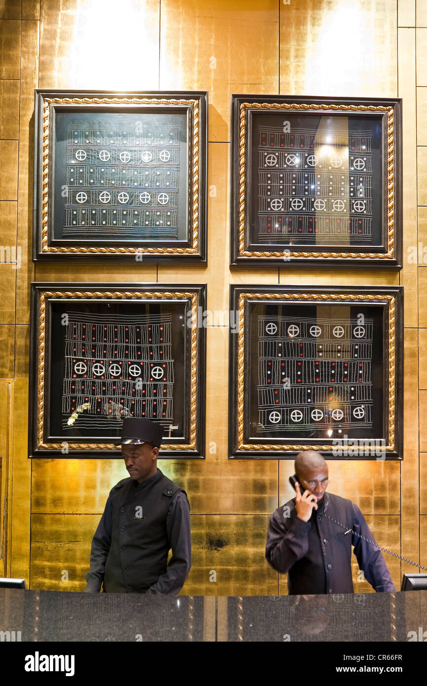 Sud Africa, provincia di Gauteng, Johannesburg, Hyatt Regency Hotel, servizio di portineria Foto Stock