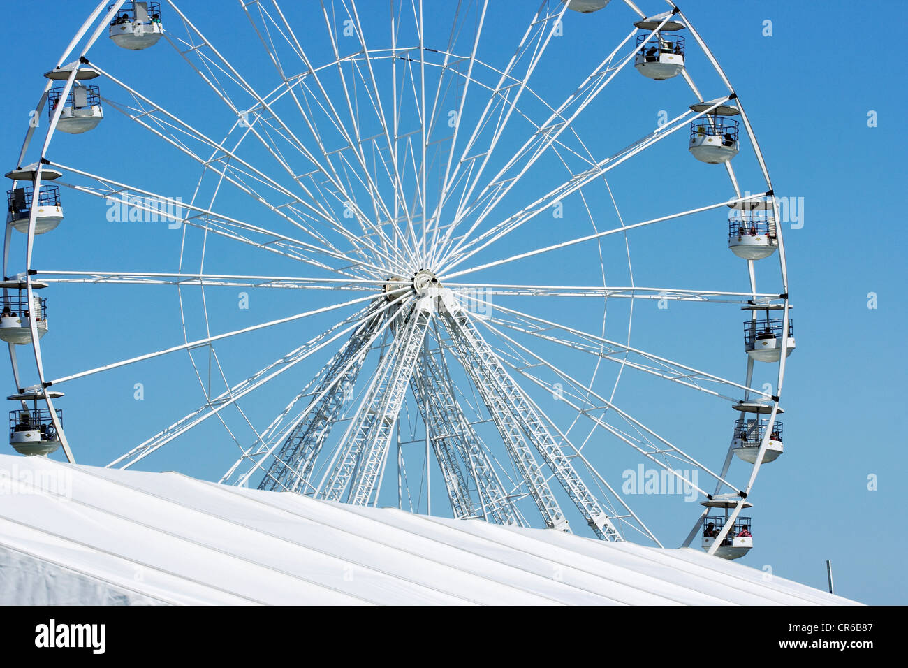 Una fiera ruota panoramica Ferris. Foto Stock