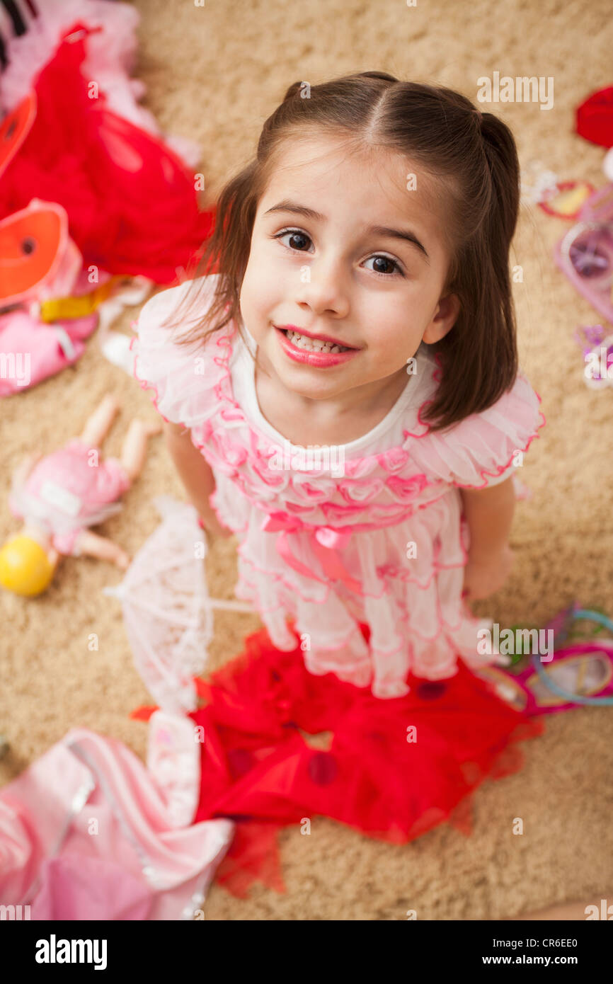 Vista aerea della ragazza (4-5) in fancy dress costume Foto Stock