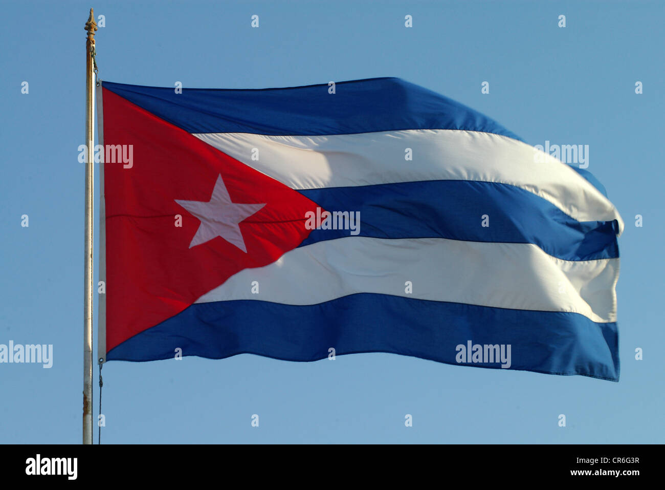 Bandiera cubana e cielo blu Foto Stock