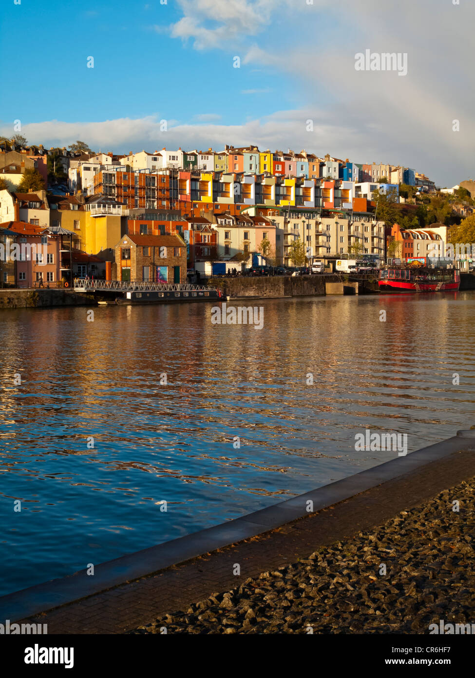 Appartamenti e monolocali vicino al porto di Bristol nel centro città Inghilterra Regno Unito un'area che è stato ristrutturato e ora è sistemazione Foto Stock