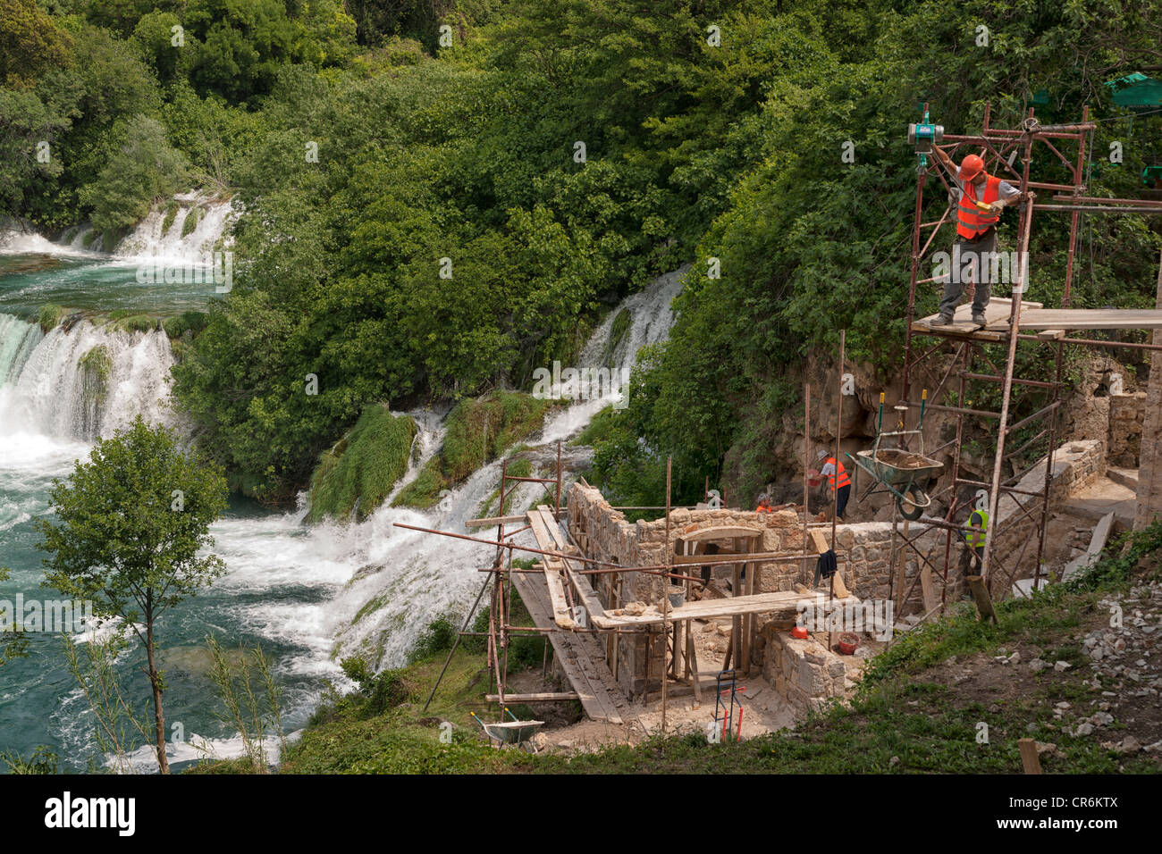 Lavori di restauro al parco nazionale di Krka, Croazia Foto Stock
