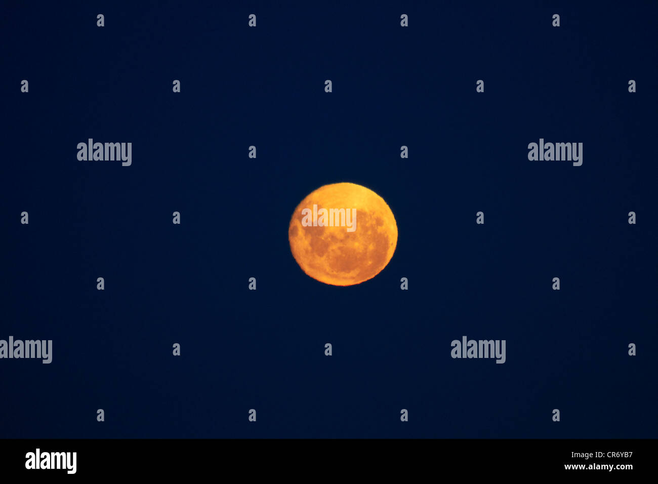 Luna piena visto da Dunedin, Isola del Sud, Nuova Zelanda Foto Stock