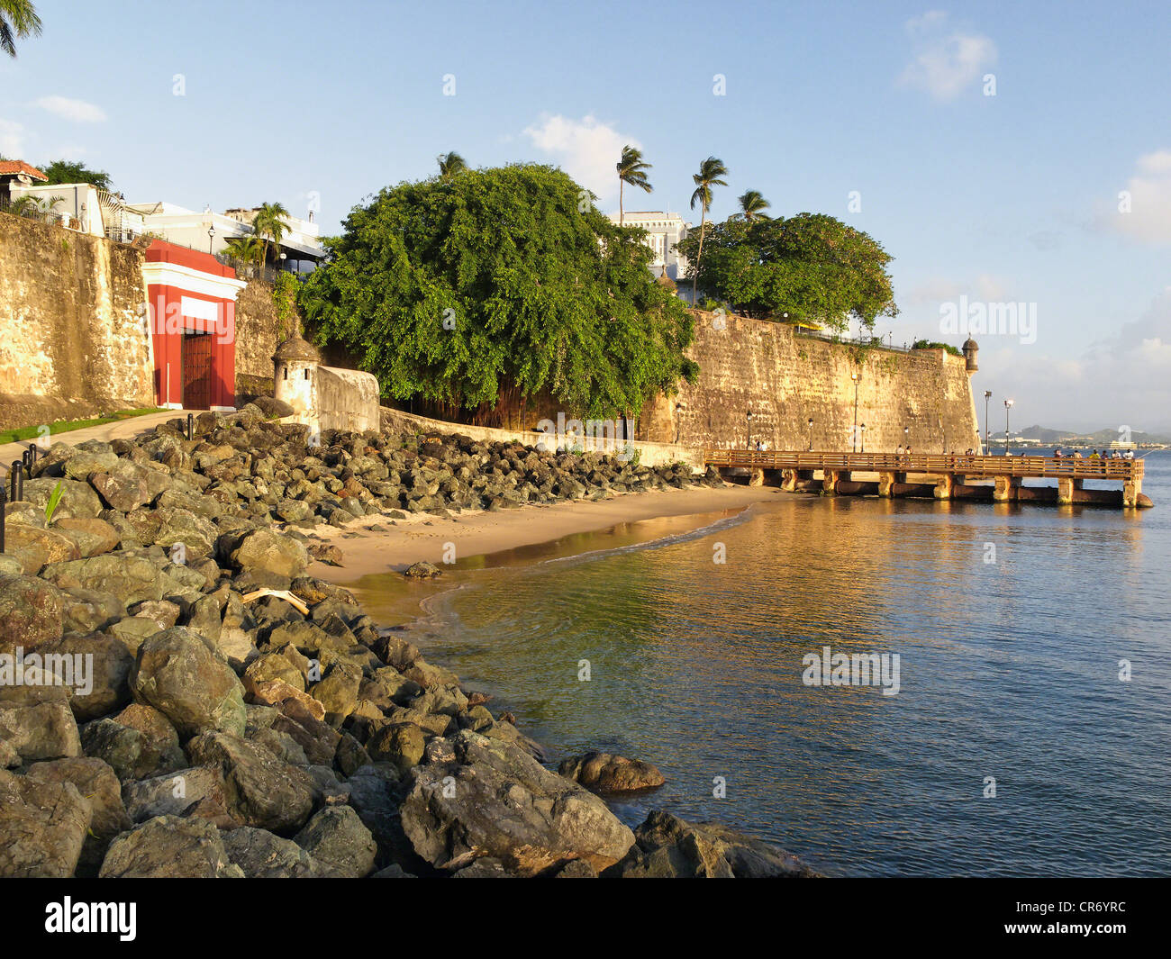 La vecchia San Juan City Gate sul Paseo del Morro, Puerto Rico Foto Stock